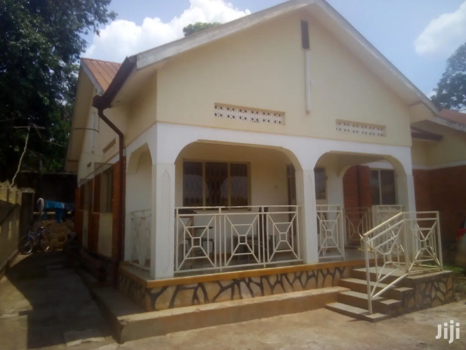 4 Bedroom House In Mawanda Road For Sale