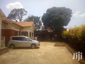 4 Bedroom House In Mawanda Road For Sale