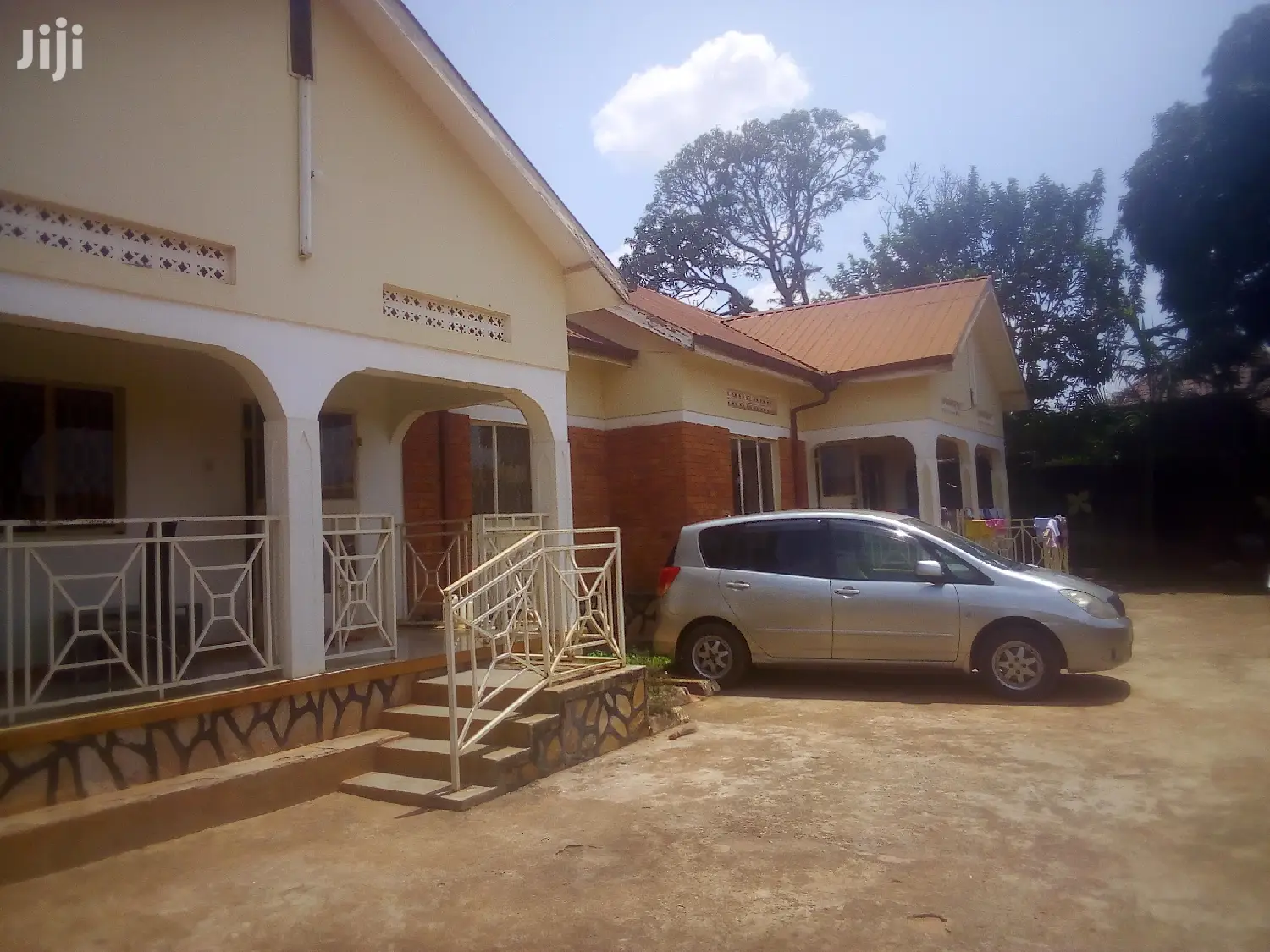 4 Bedroom House In Mawanda Road For Sale