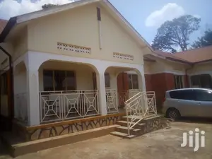 4 Bedroom House In Mawanda Road For Sale