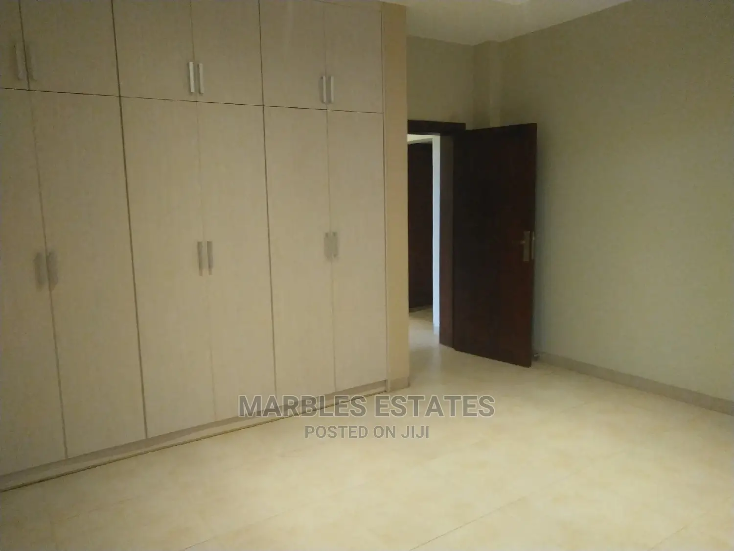 3bdrm Apartment in Central Division for sale