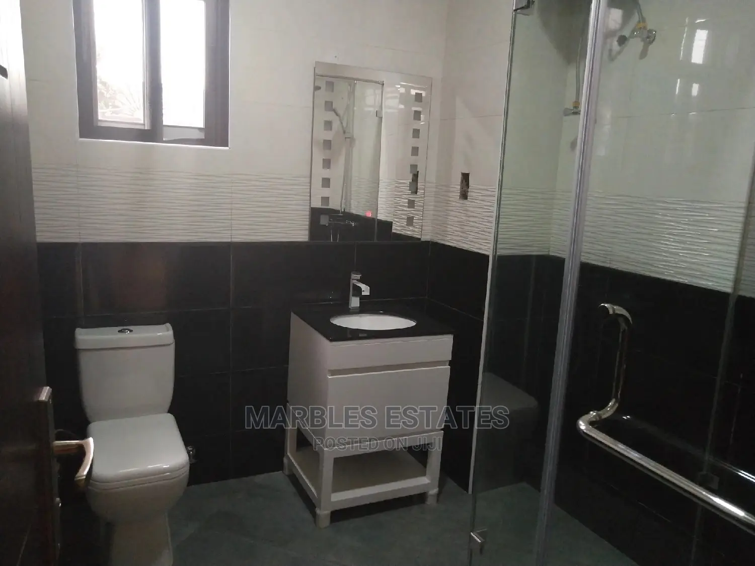 3bdrm Apartment in Central Division for sale