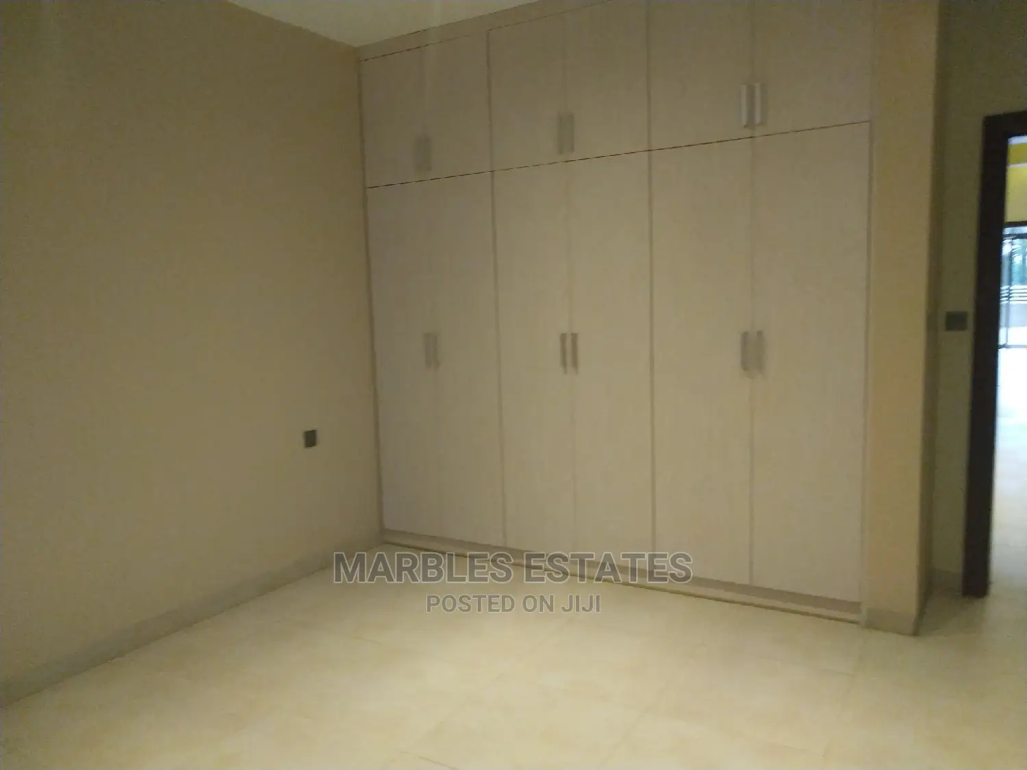 3bdrm Apartment in Central Division for sale