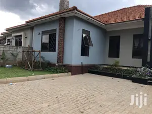 House in Kiira on Sale