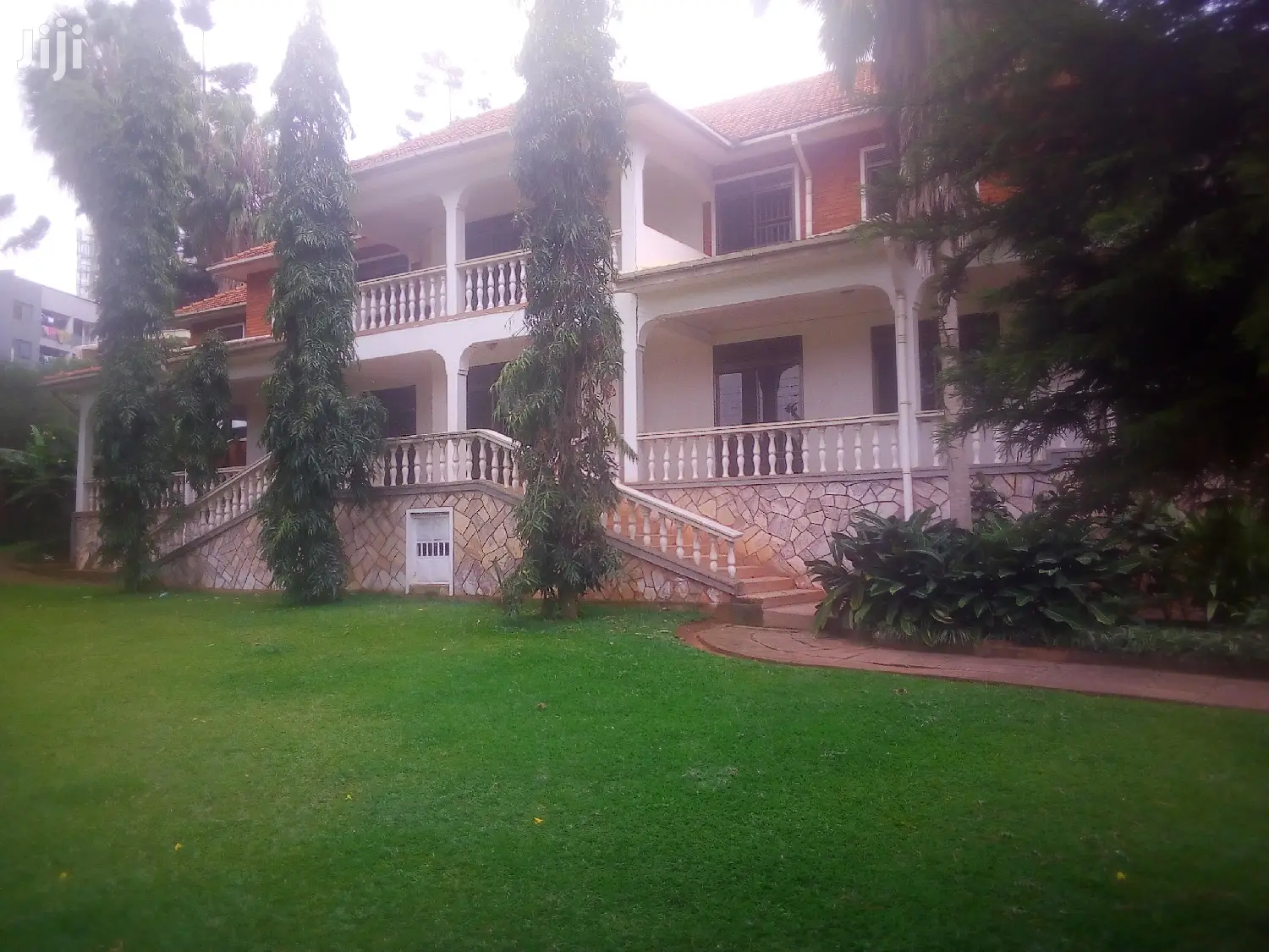 5 Bedroom Mansion In Kampala Town For Rent