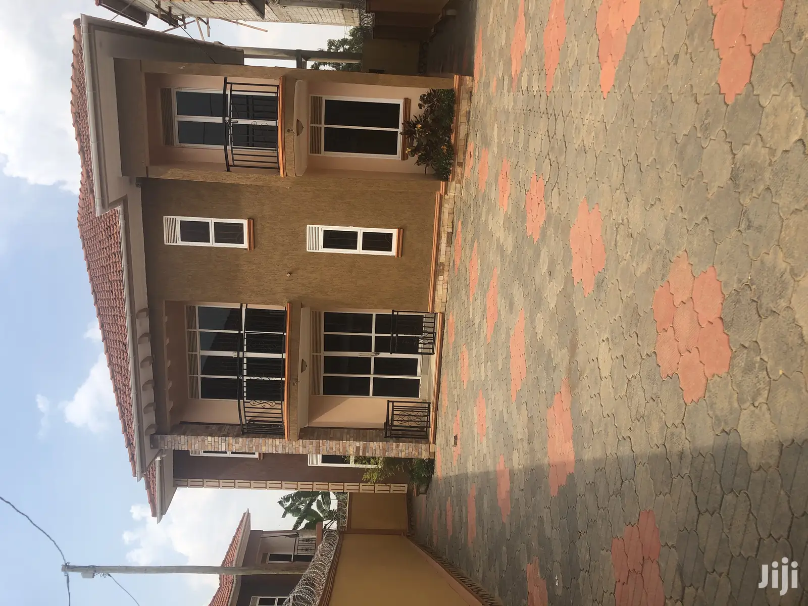 Kiira Five Bedrooms Mansion On Sell