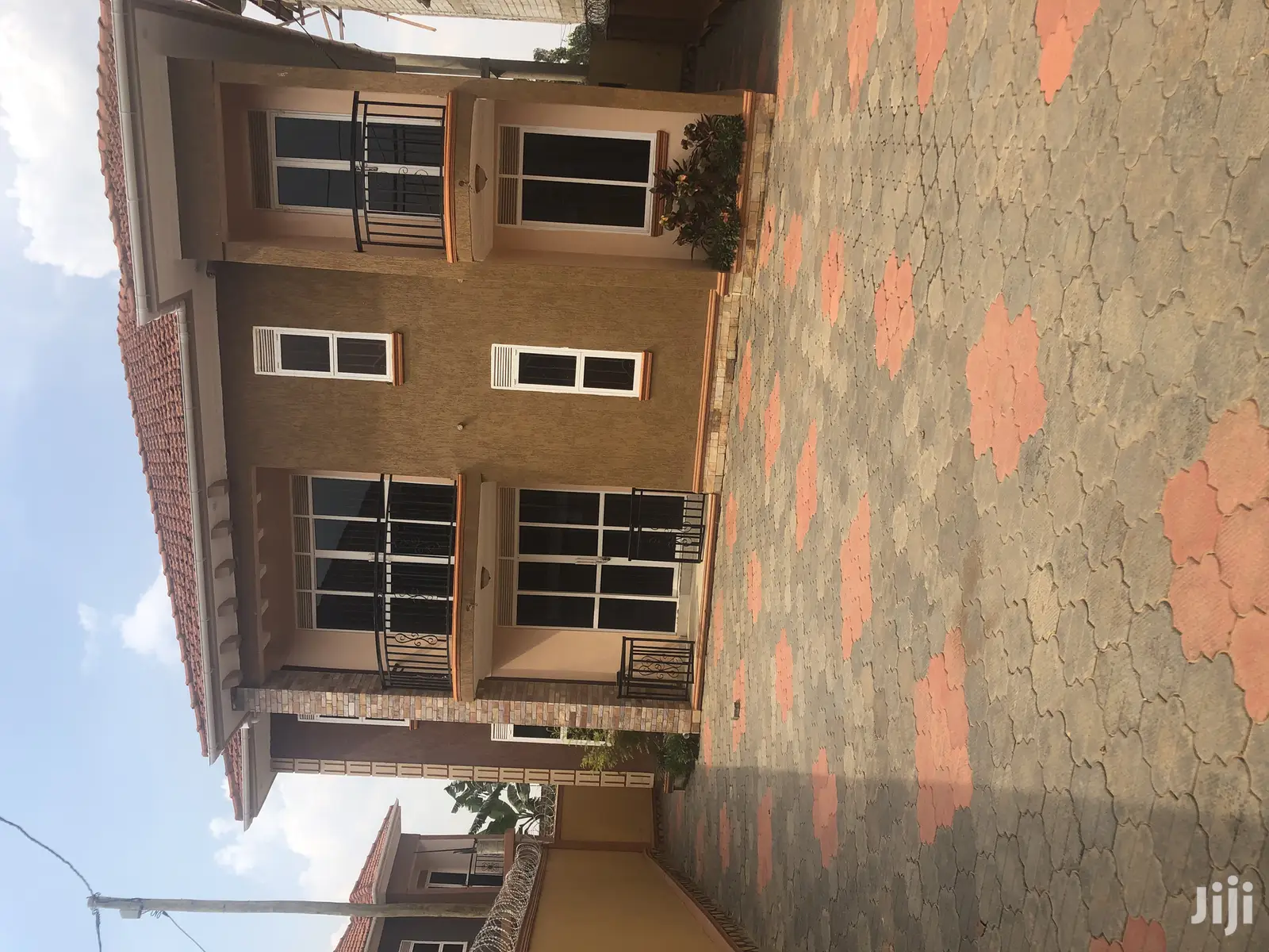 Kiira Five Bedrooms Mansion On Sell