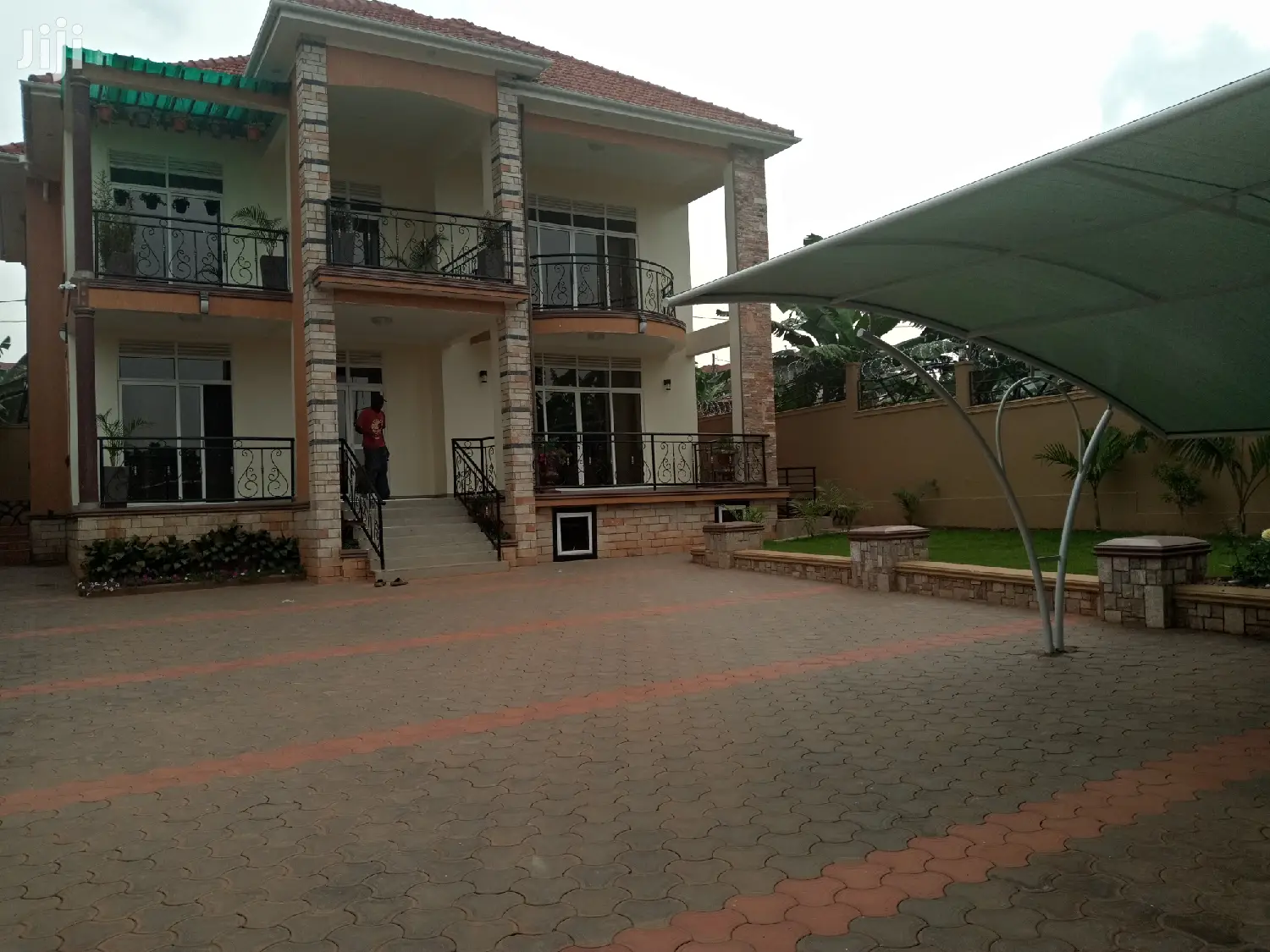 Kisaasi Beautiful Mansion on Sell