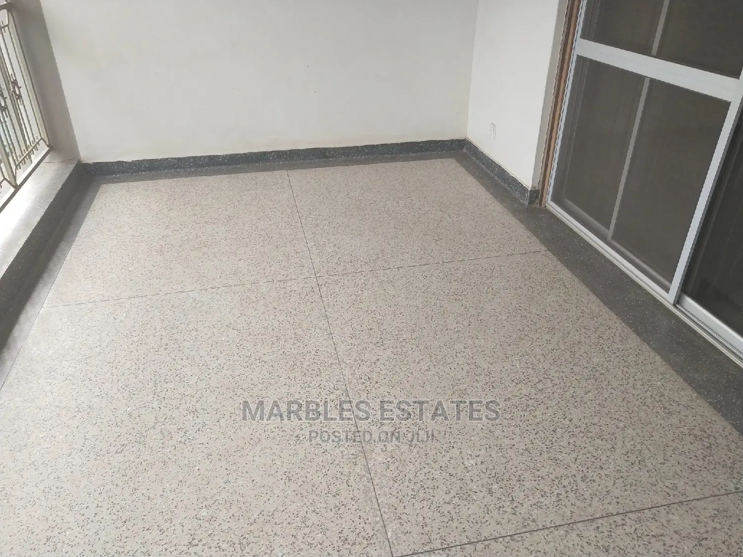8 Bedrooms House for Rent in Bugolobi With a Pool