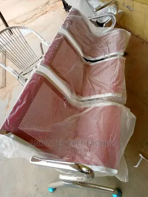 Waitin Chair Three Seater Pink