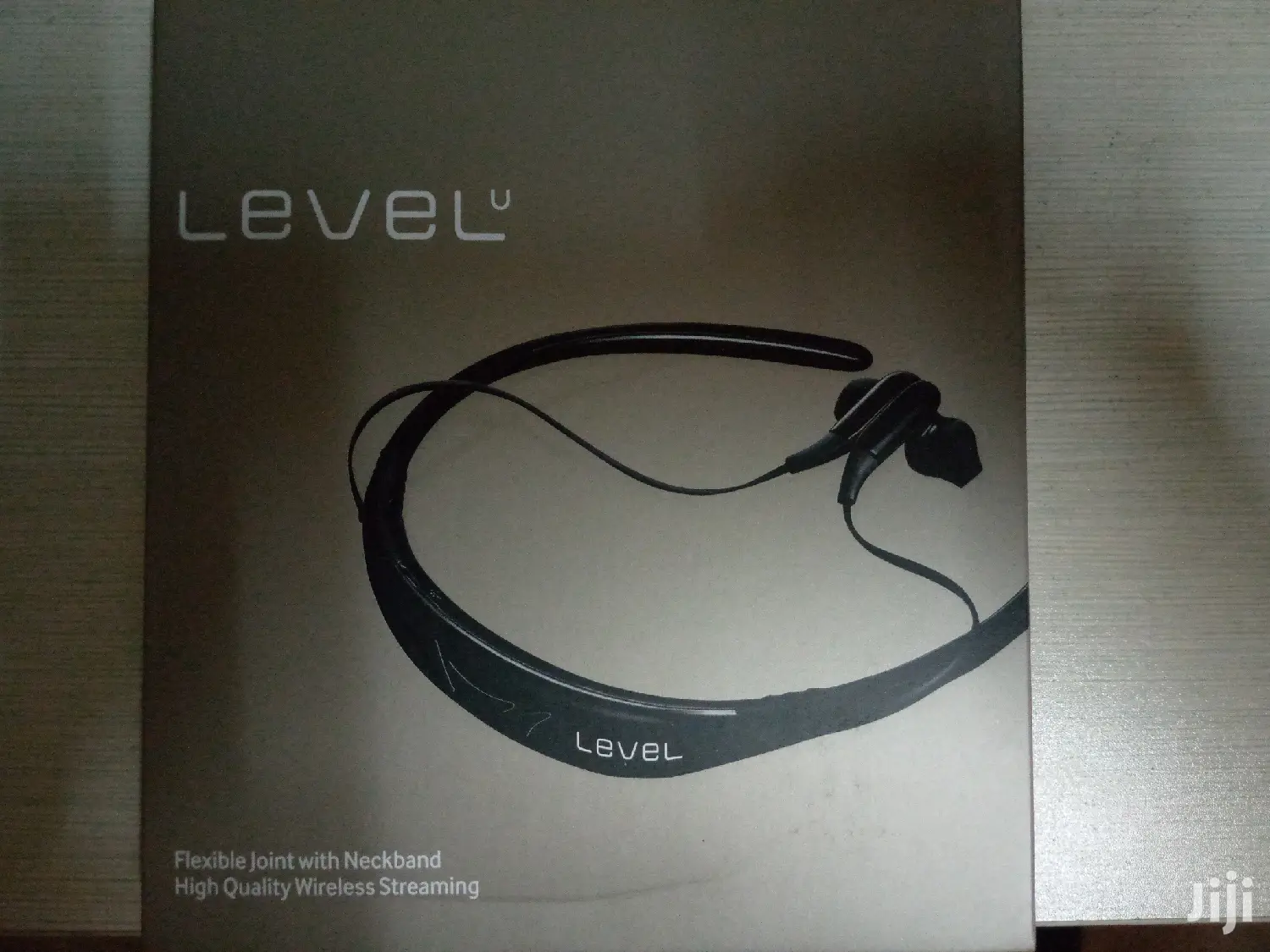 Level U Wireless Neck Organic Design