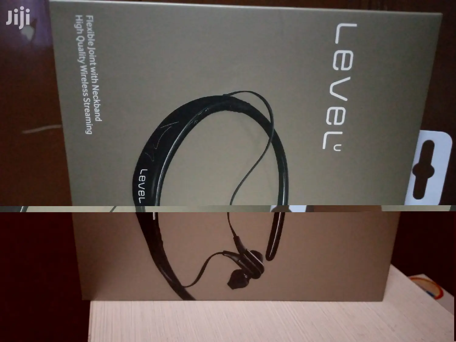 Level U Wireless Neck Organic Design