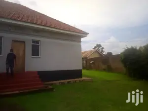 5 Bedroom House In Ntinda For Rent