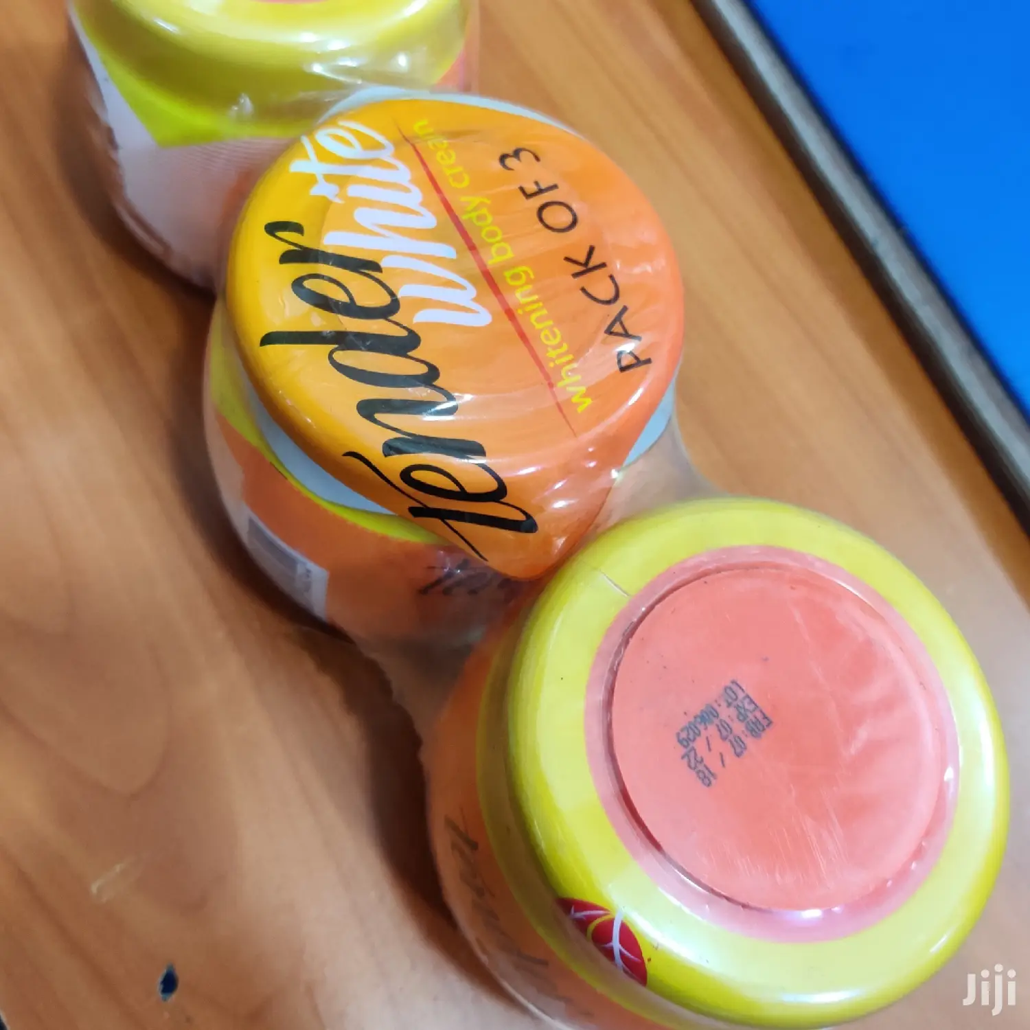 Tender White Whitening Body Cream With Sun Protection