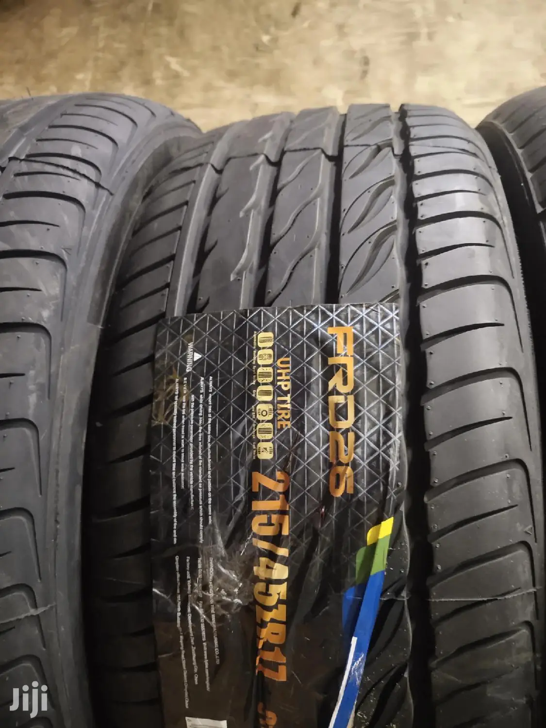 Farroad 215/45R17 Tires