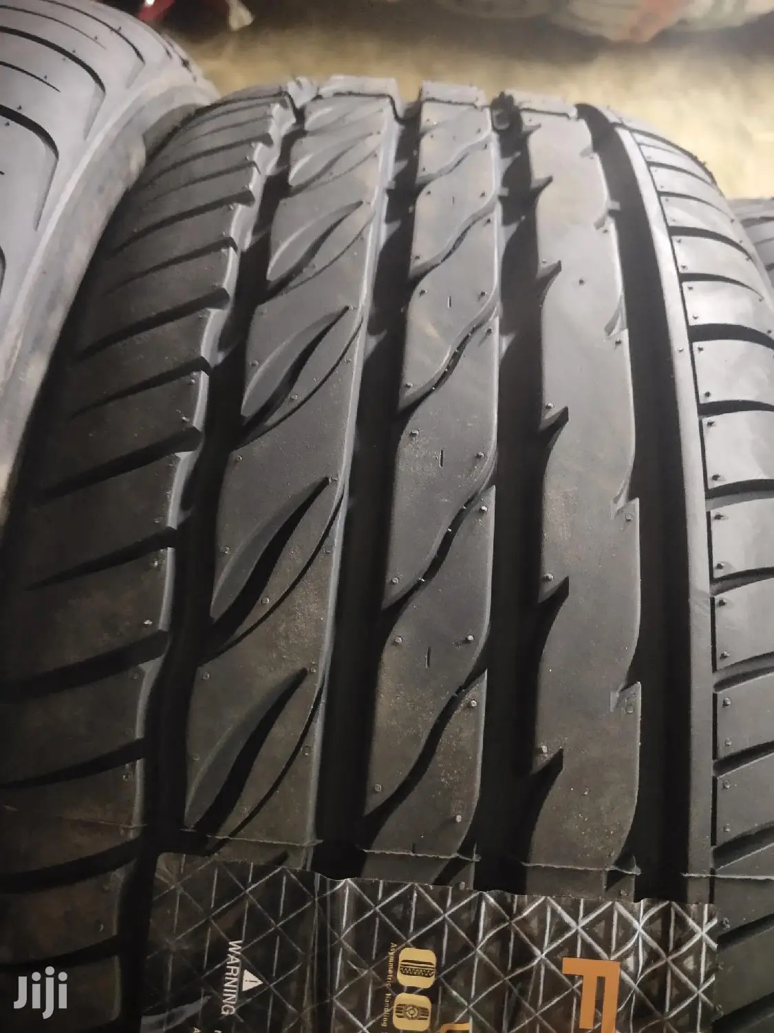 Farroad 215/45R17 Tires