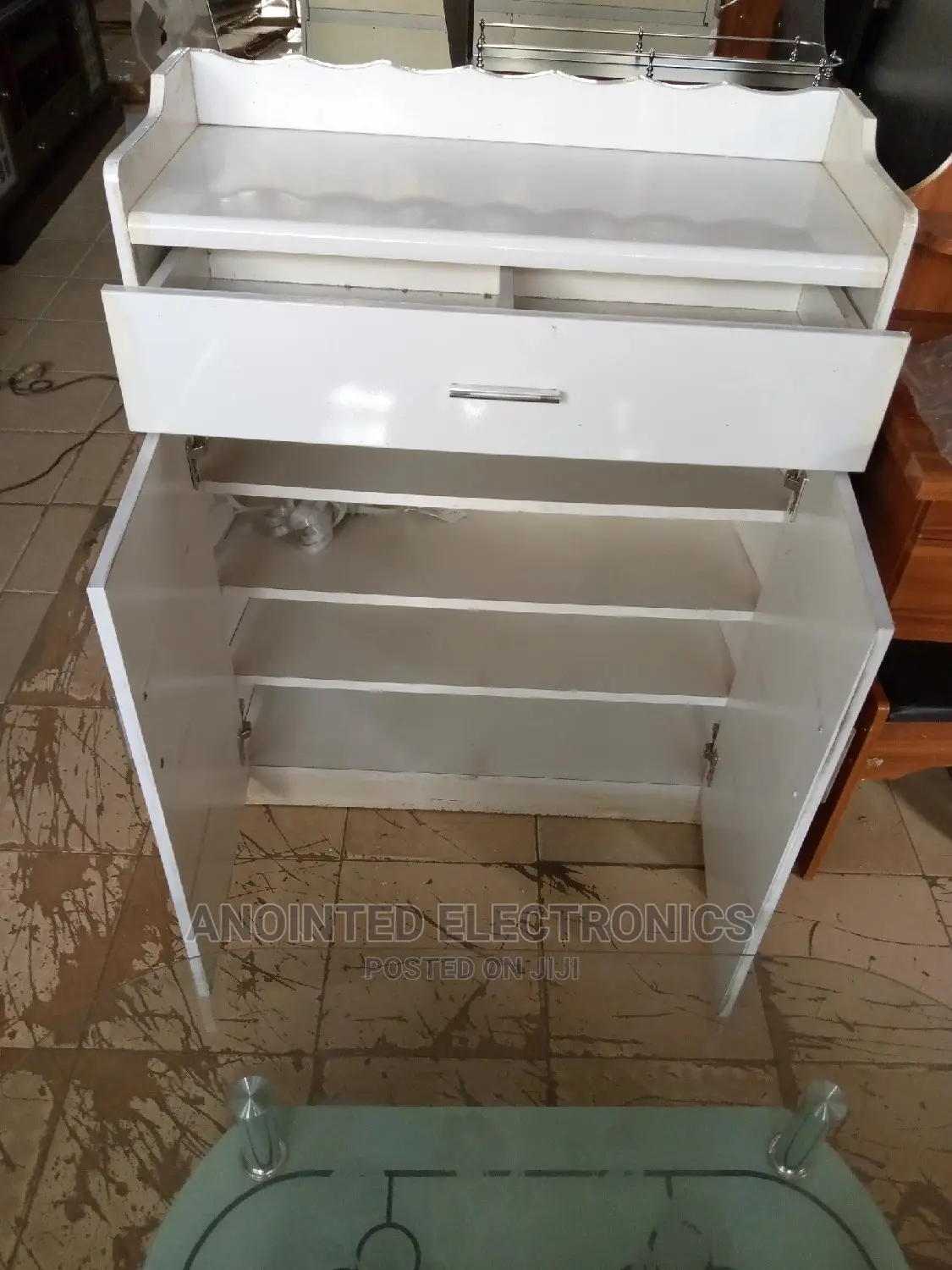 Shoe Rack With Adrowers
