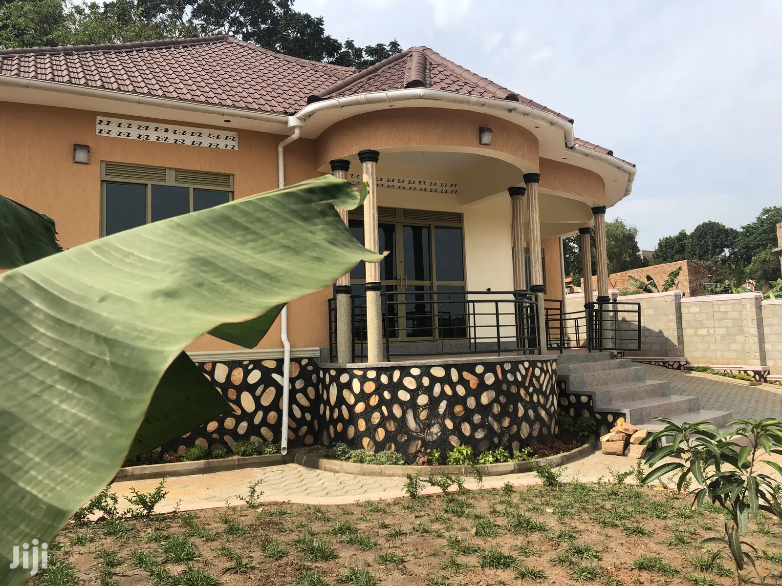 Kira Posh Bungalow on Sale