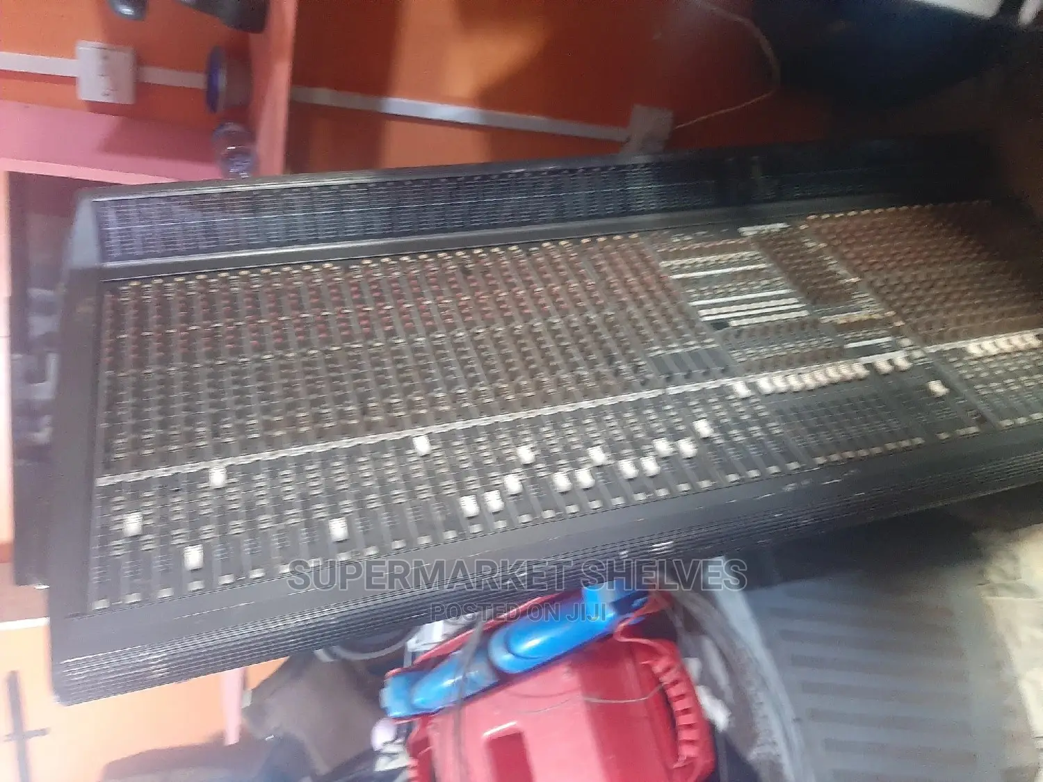 Studio Mixer Mackie SR40.8 On Sale
