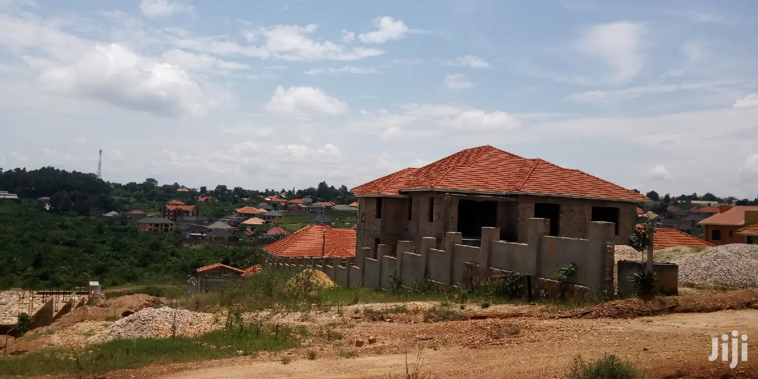 Plot Is for Sale in Kira Mulawa