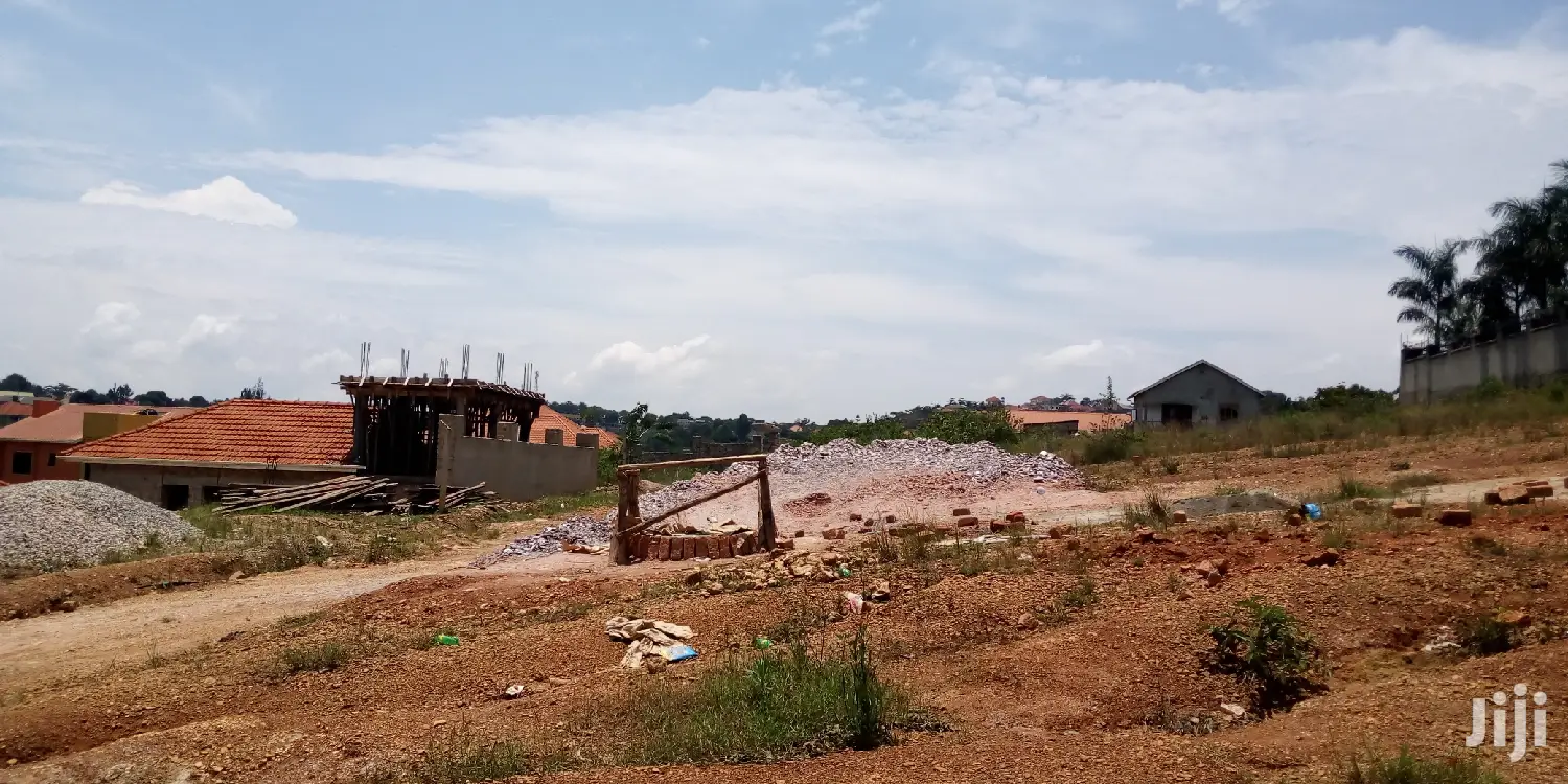 Plot Is for Sale in Kira Mulawa