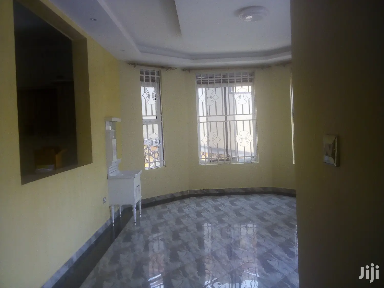 Classic 4 Bedroom Mansion In Kyanja For Sale