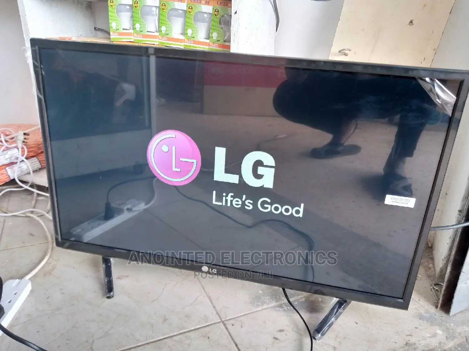 Tv 32 Inch Lg With a Free to Air