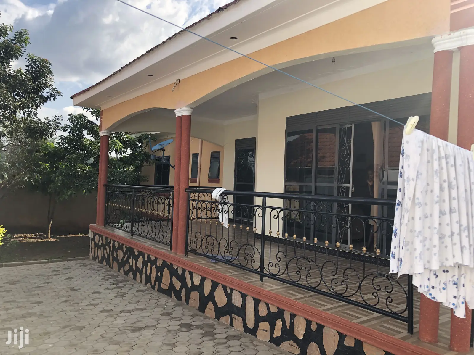 Kira Nice Bungalow on Sell