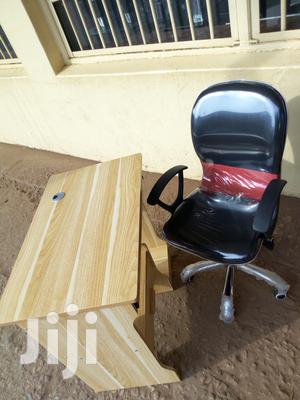 Aset of Simple Desk and Chair