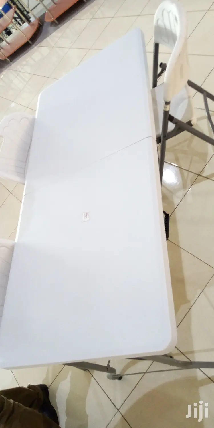 Rectangular Foldable Plastic Table