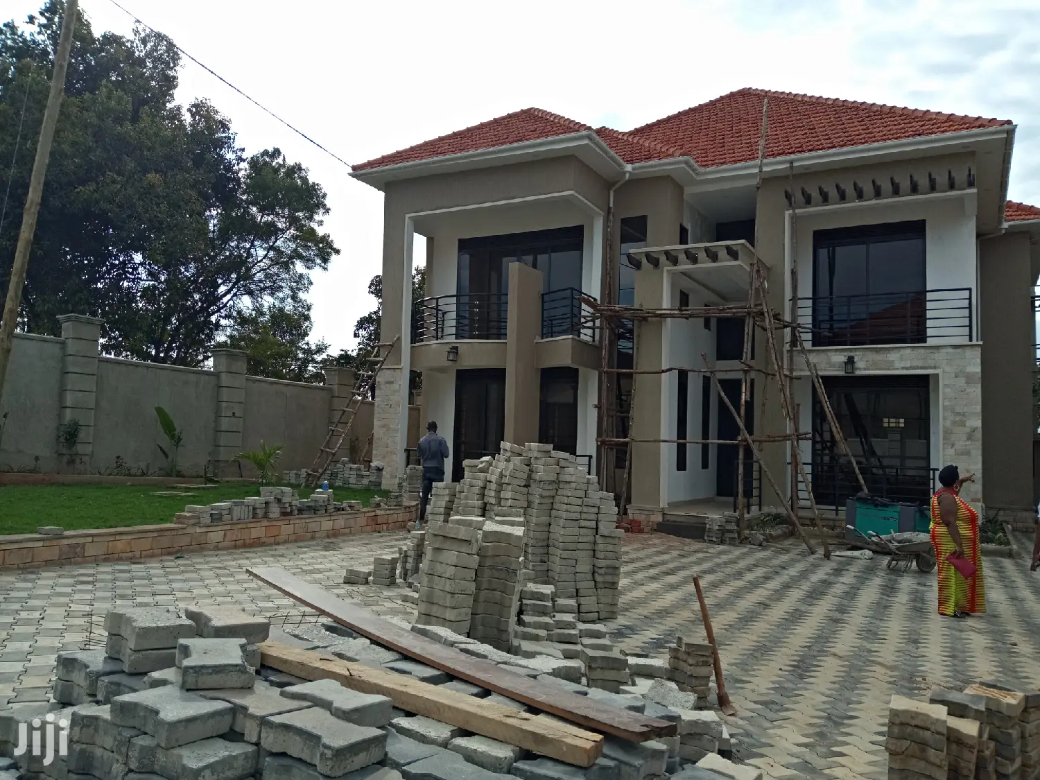Kira Soon Complete Seven Bedrooms Mansion On Sell