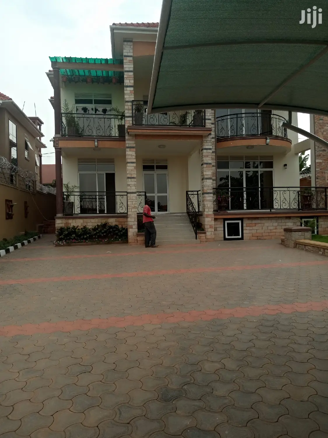 Kisaasi Modern Mansion On Sell