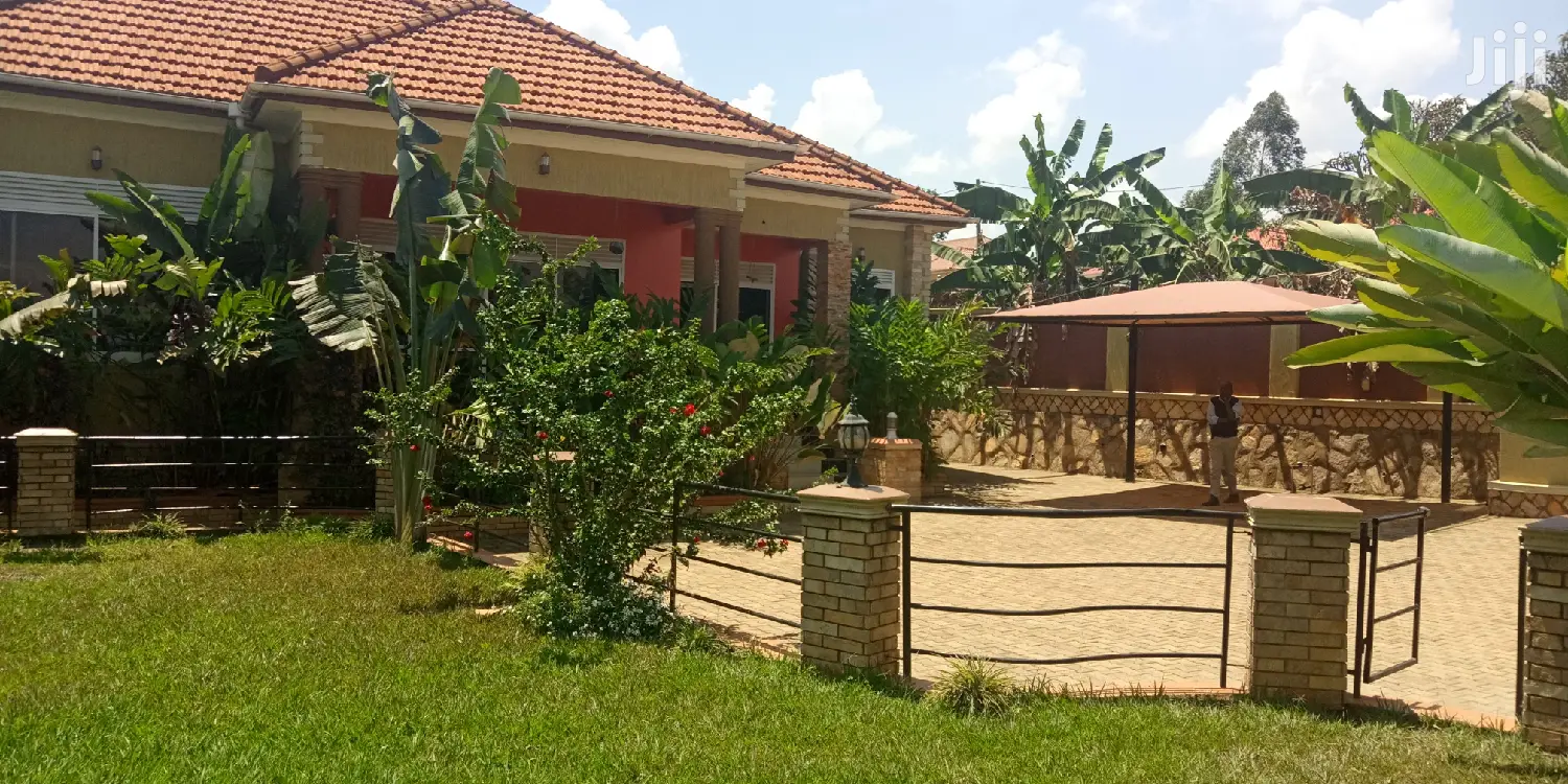 Kiira House With a Big Compound on Sale