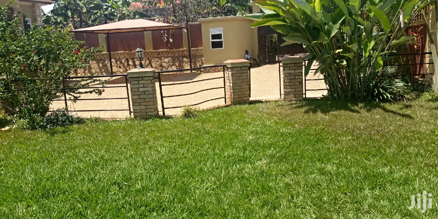 Kiira House With a Big Compound on Sale