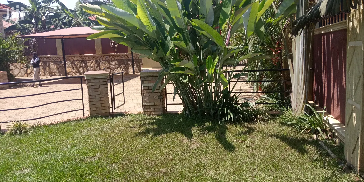 Kiira House With a Big Compound on Sale