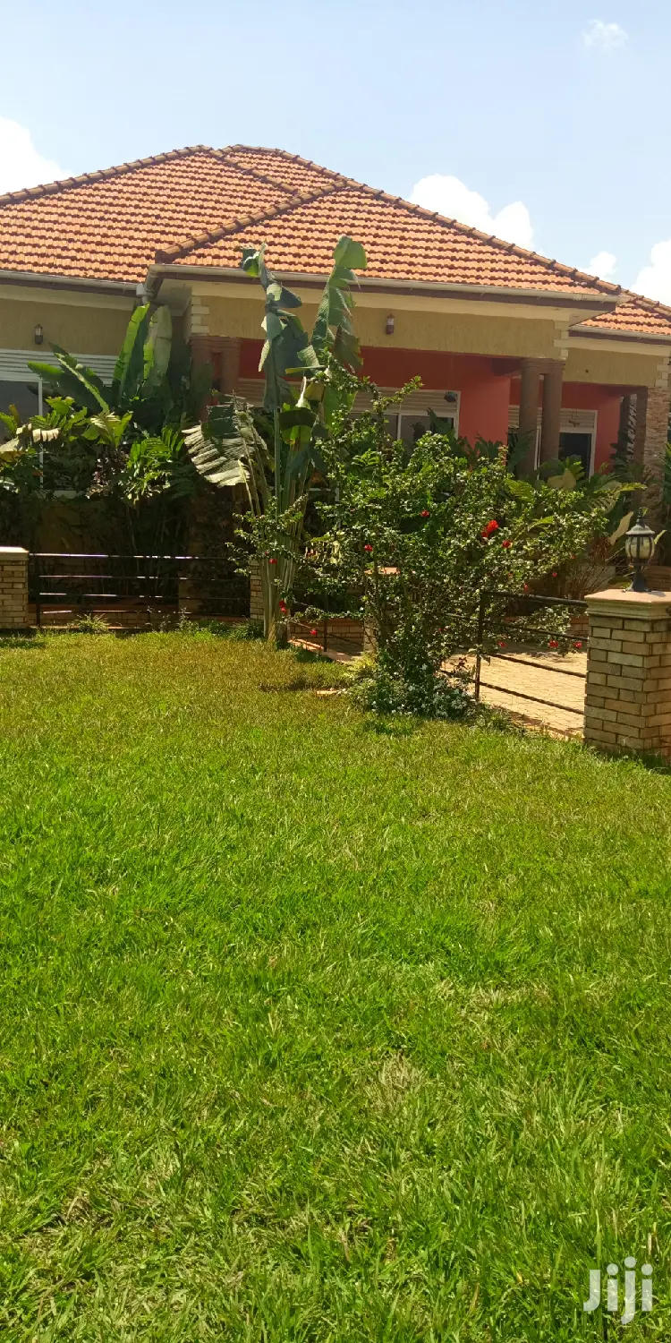 Kiira House With a Big Compound on Sale