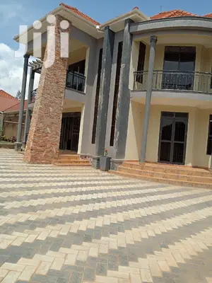 Naalya Mansion With Six Bedrooms on Sell