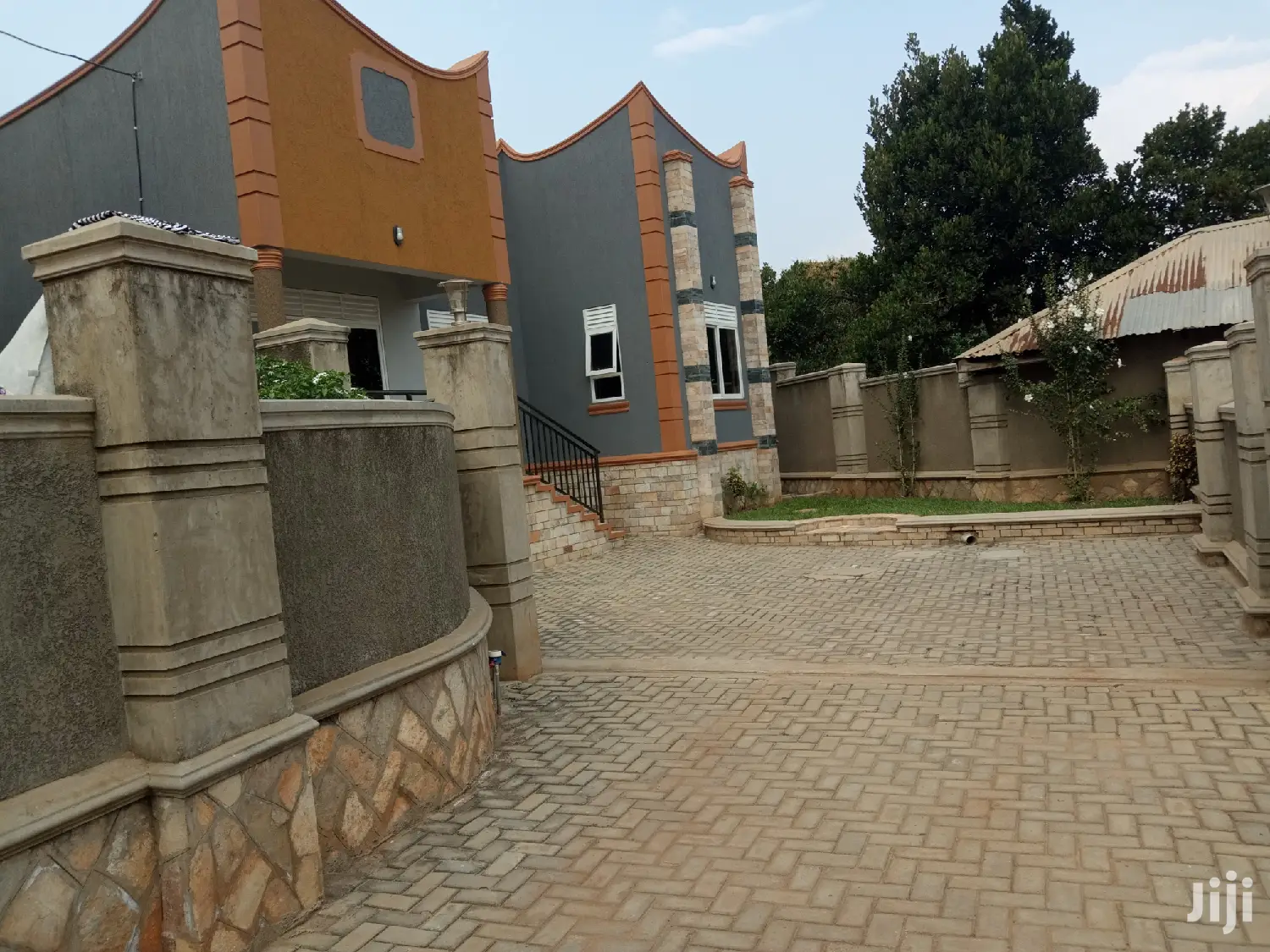 Najjera Well Built Bungaloo
