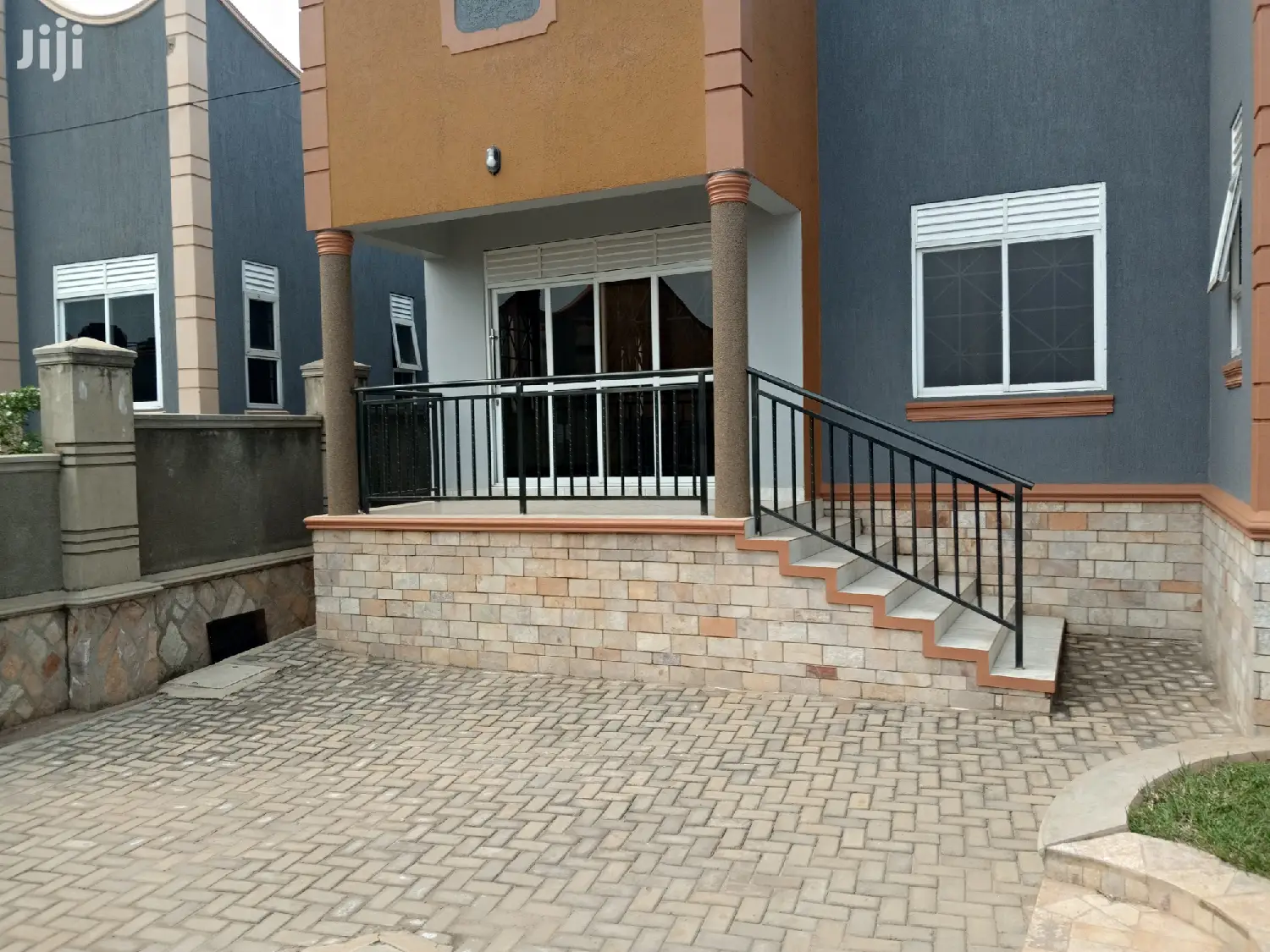 Najjera Well Built Bungaloo