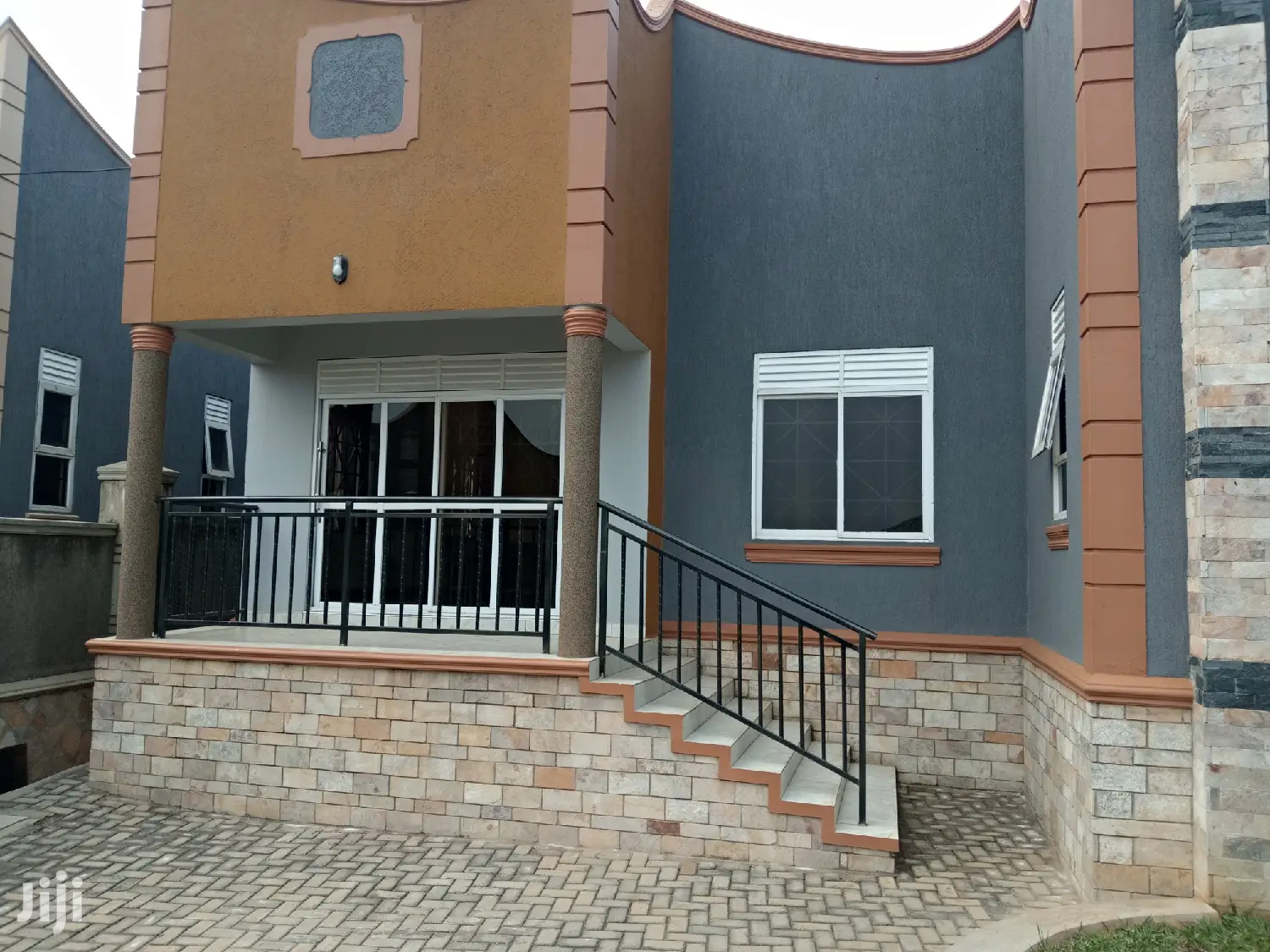 Najjera Well Built Bungaloo