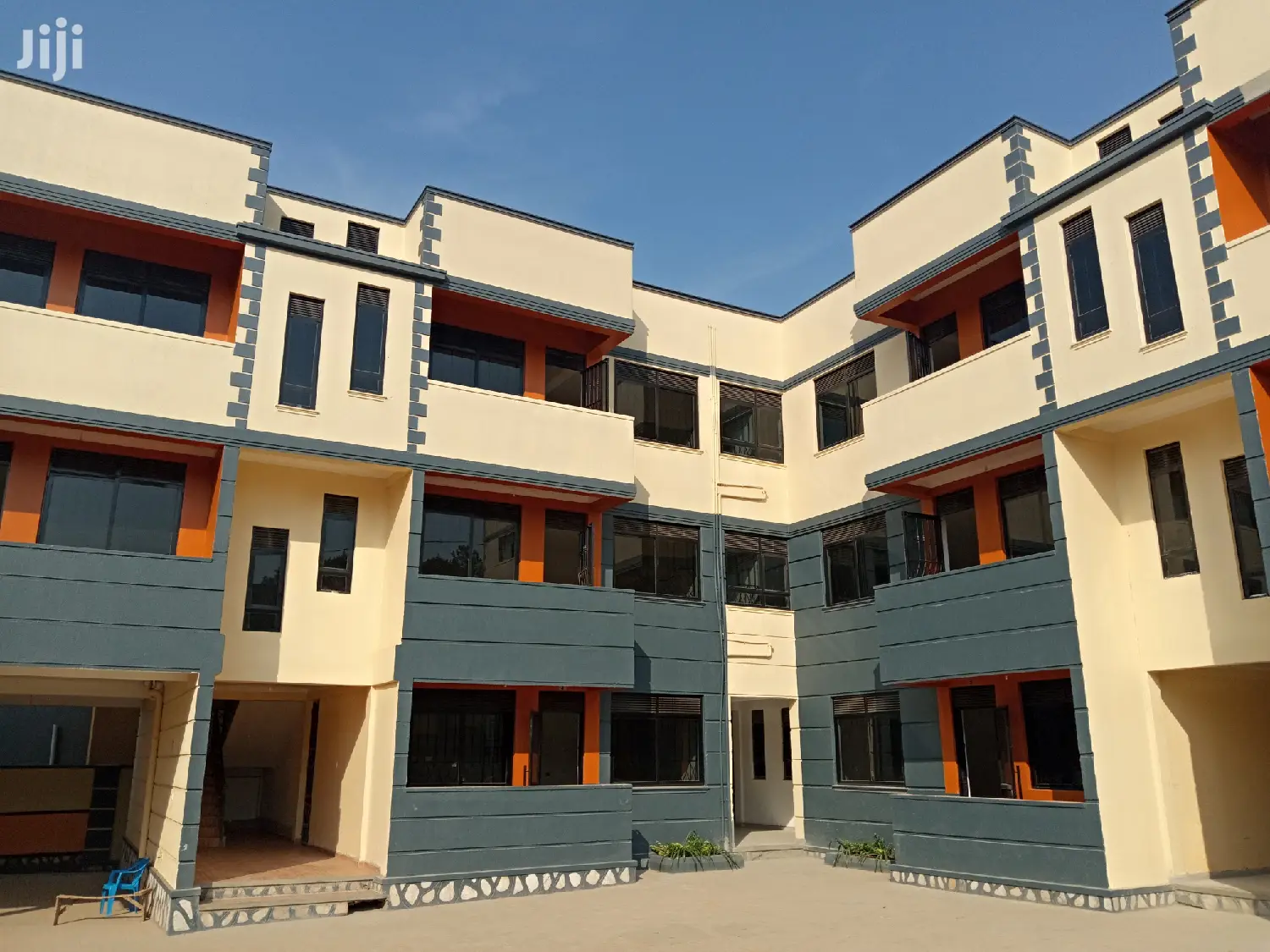 Kira Affordable Condominiums In Tarmack Area For Sell