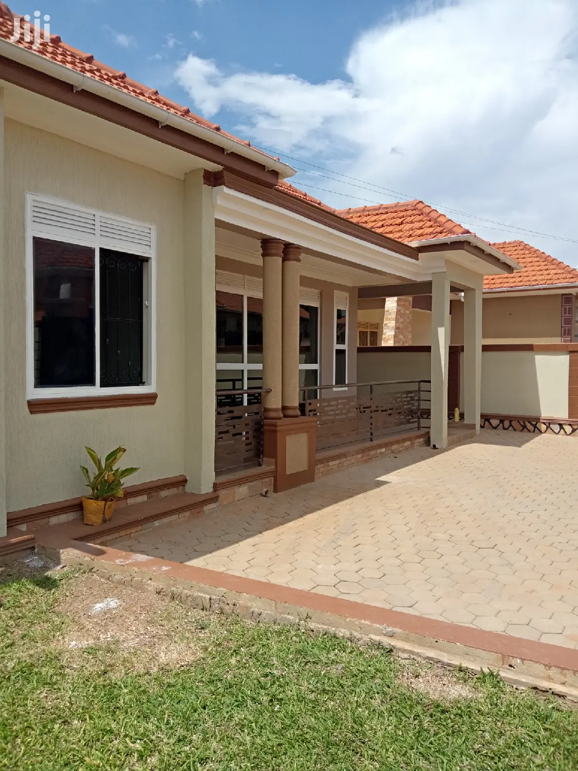 House in Kira for Sell