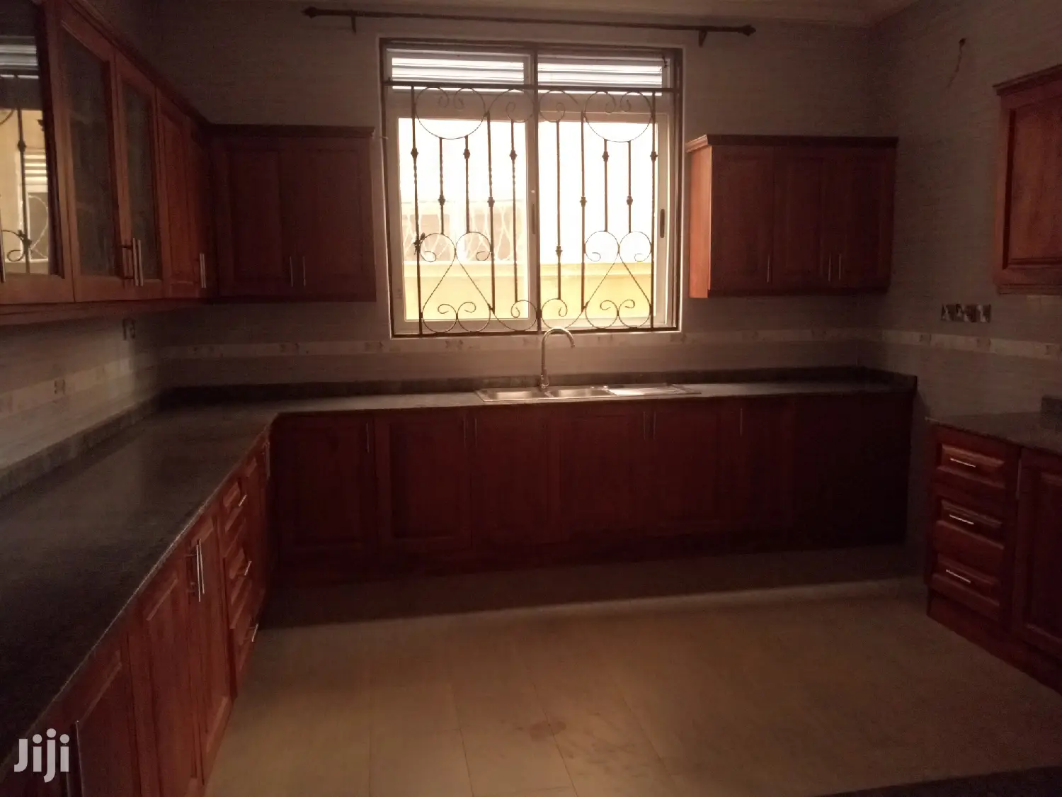 House in Kira for Sell