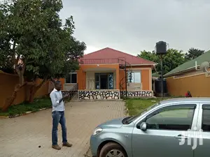 Hot Offer, Namugongo Lovely House on Sell