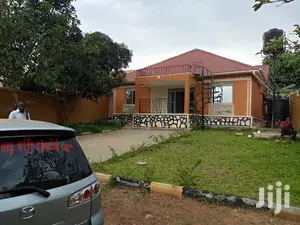 Hot Offer, Namugongo Lovely House on Sell