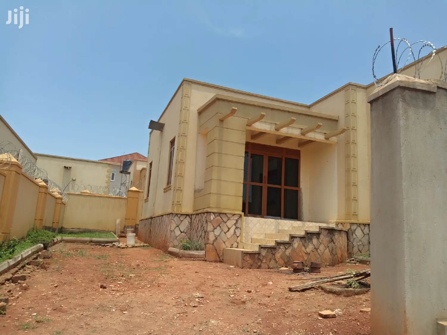 Affordable Villa in Kira for Sell