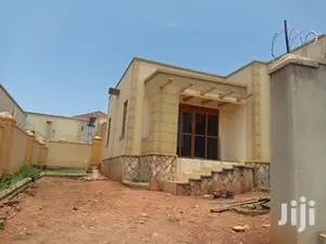 Affordable Villa in Kira for Sell