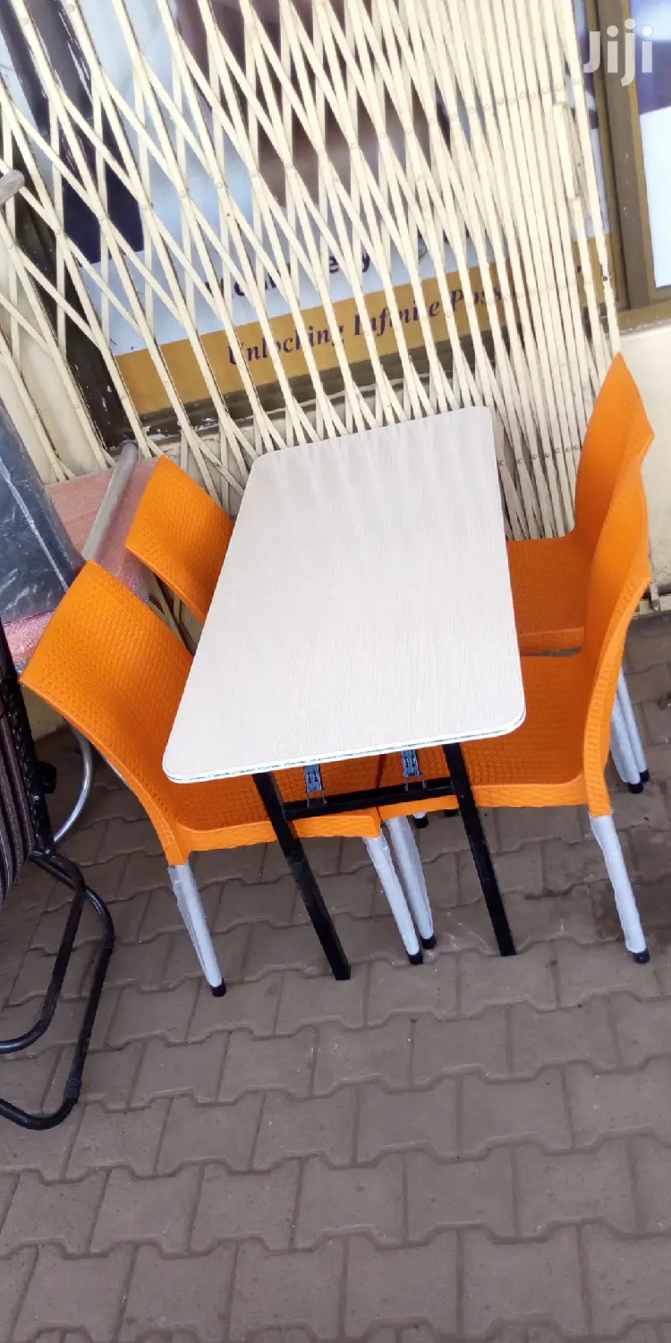 Brand New Foldable Set 4seaters