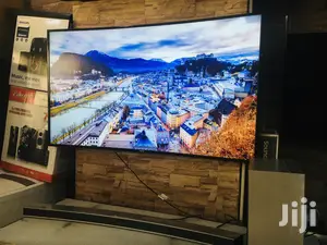 Photo - Samsung 55 Inches 4K Smart TV Curved