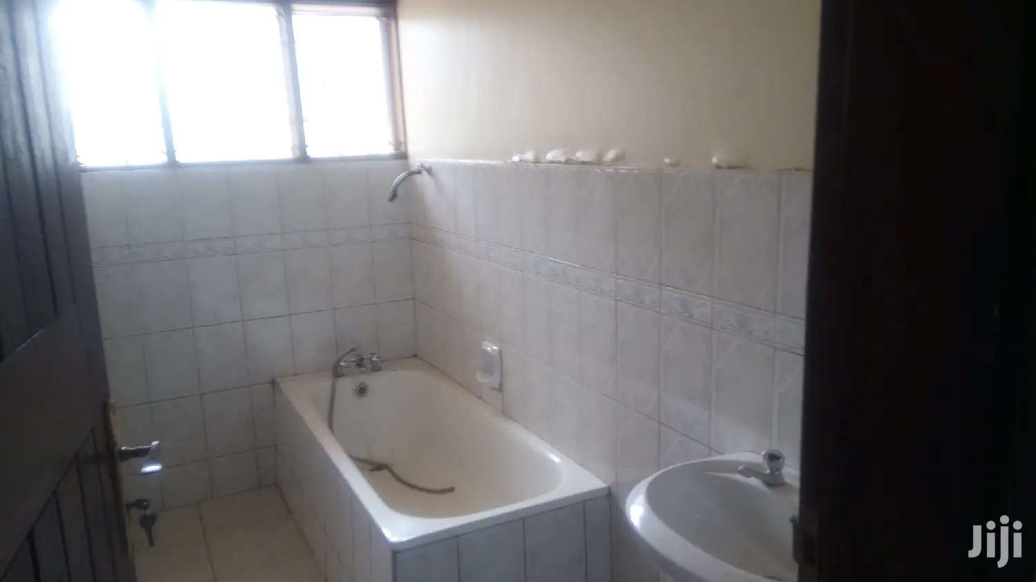 5 Bedroom Mansion In Bugolobi For Rent